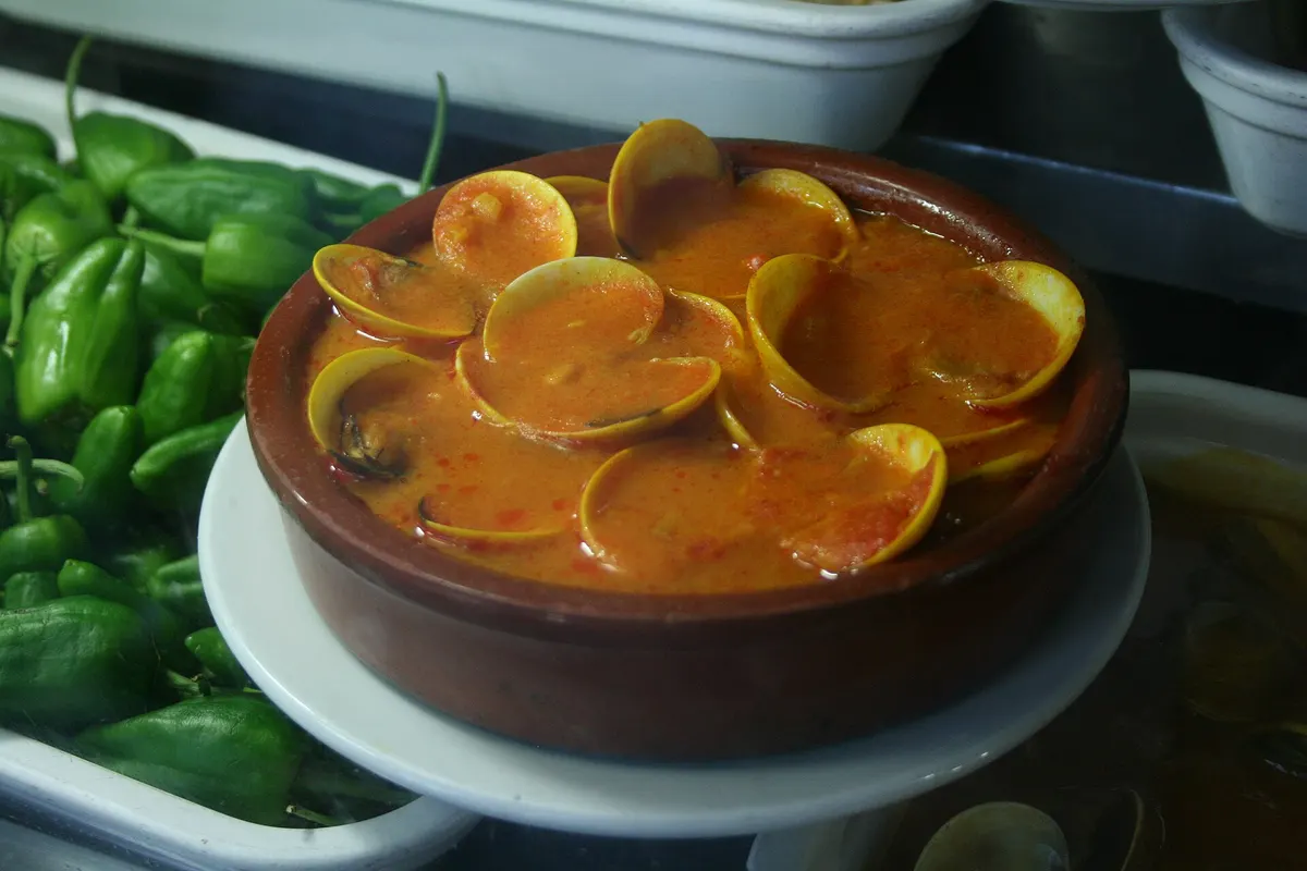 Almejas a la marinera — receta andaluza de Huelva