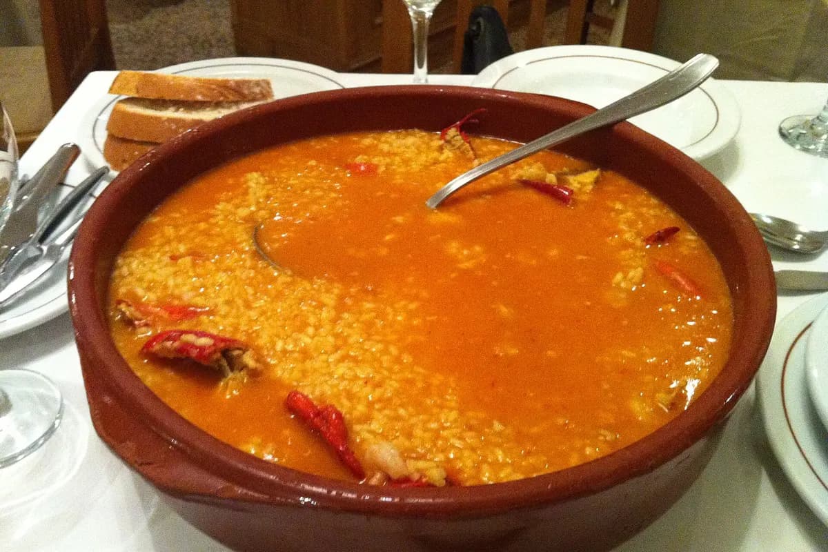 Arroz caldoso de mariscos — receta andaluza de Huelva