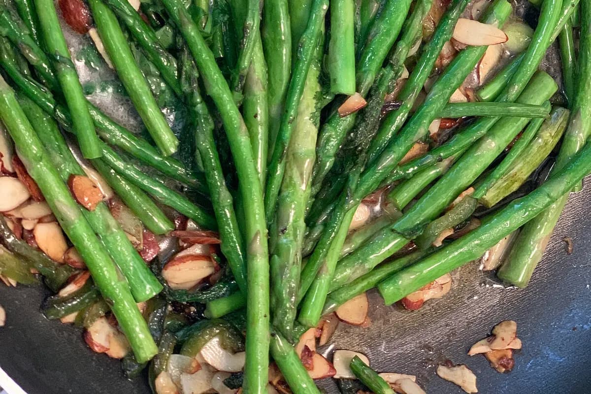 Espárragos trigueros aliñados — receta andaluza de Granada