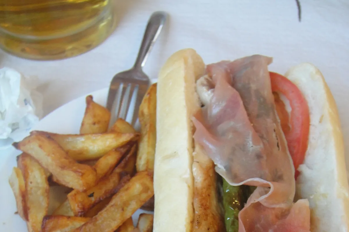 Montadito de pringá — receta andaluza de Sevilla