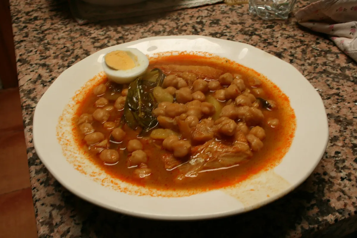Potaje de tagarninas de Cádiz, cocina andaluza casera